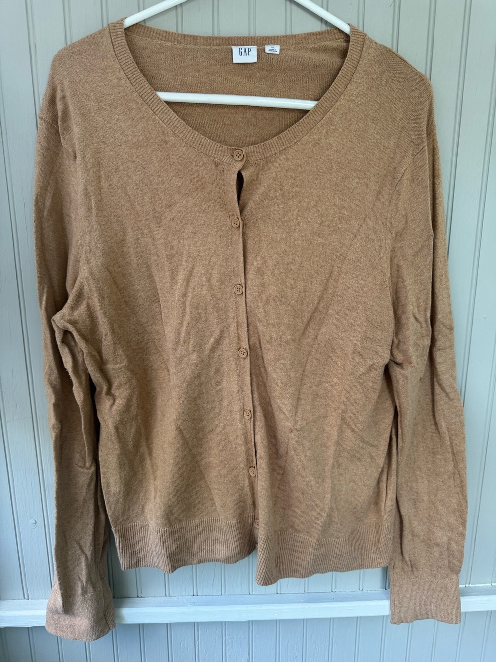 GAP Womenβs Button-Front Cardigan - Camel Brown